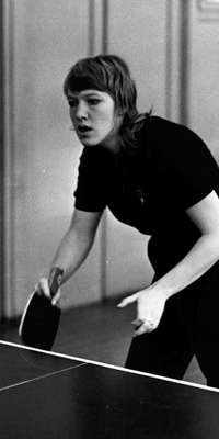 Zoja Rudnova, Russian table tennis player., dies at age 67